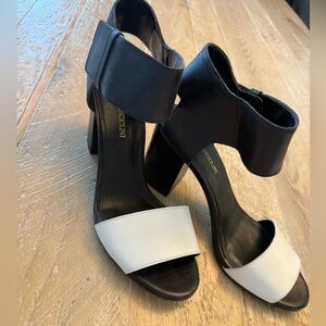Enzo Angiolini Black and White Ankle Strap Block Heel Sandals 9